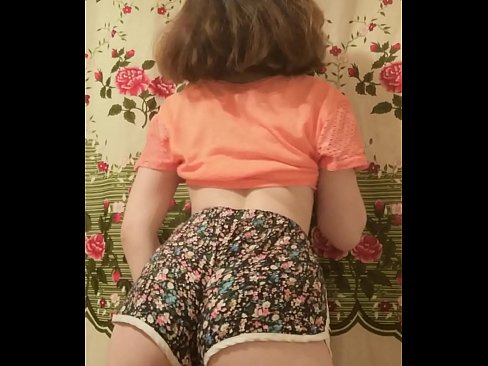 ❤️ Nwa ọhụrụ sexy na-eyipụ uwe mkpirisi ya na igwefoto Anal porn ﹏