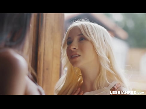 ❤️ Nwa agbọghọ na-abịa n'ụlọ a ọnwa ole na ole ka e mesịrị na-ejedebe na-eri ya stepmom si ọtụ Anal porn ﹏