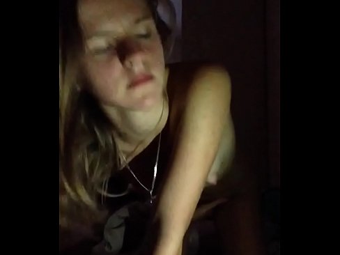 ❤️ Otu nwa agbọghọ na-eme onwe ya ma na-akpakọ ọnụ Anal porn ﹏